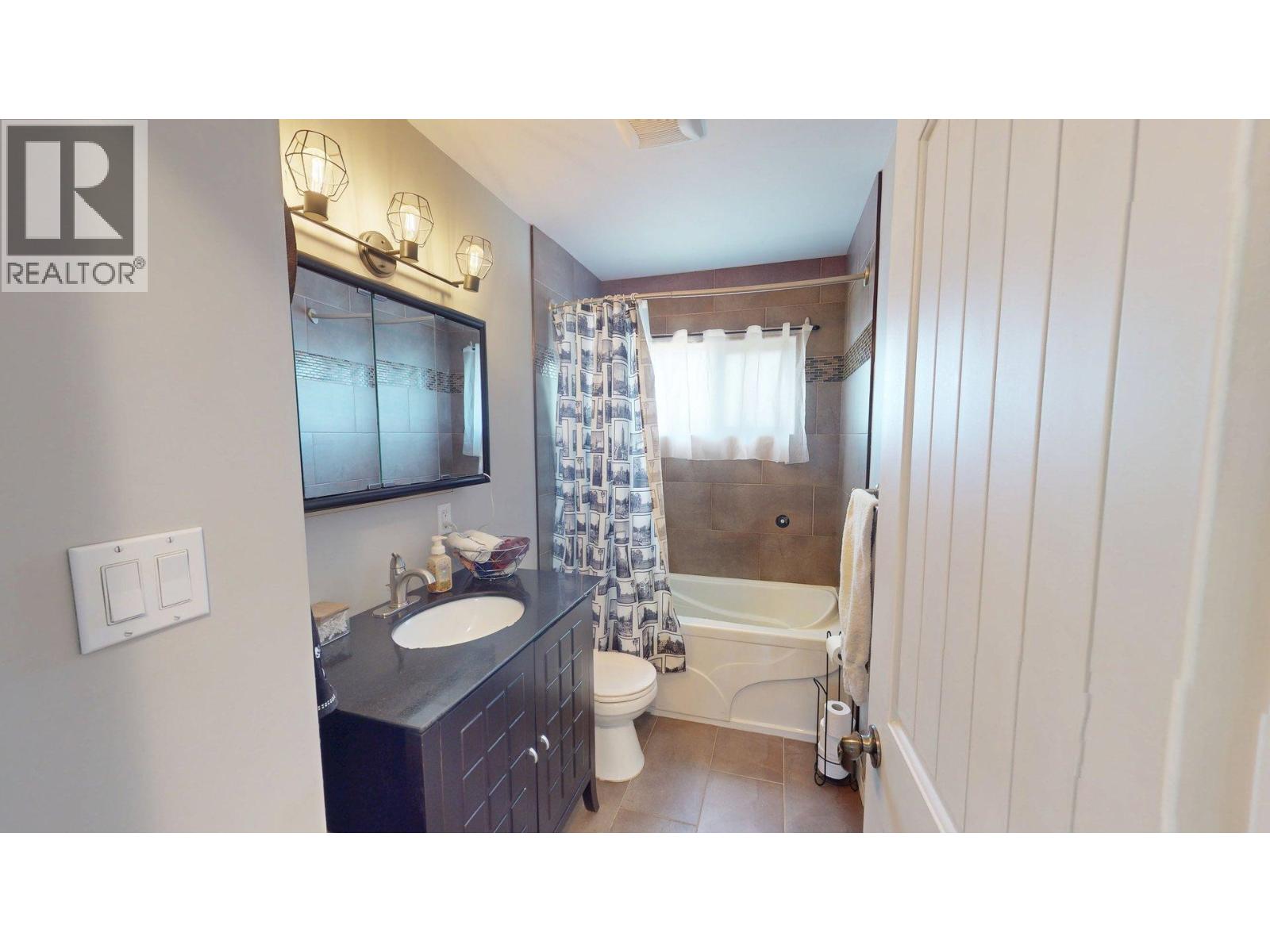 9711 106 AVENUE - 10
