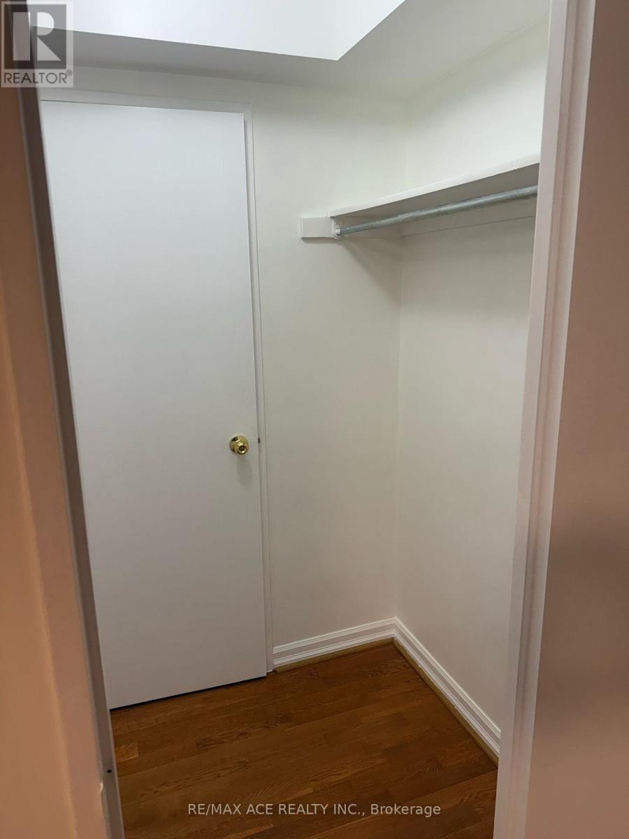 #1504 10 TANGREEN COURT - 21