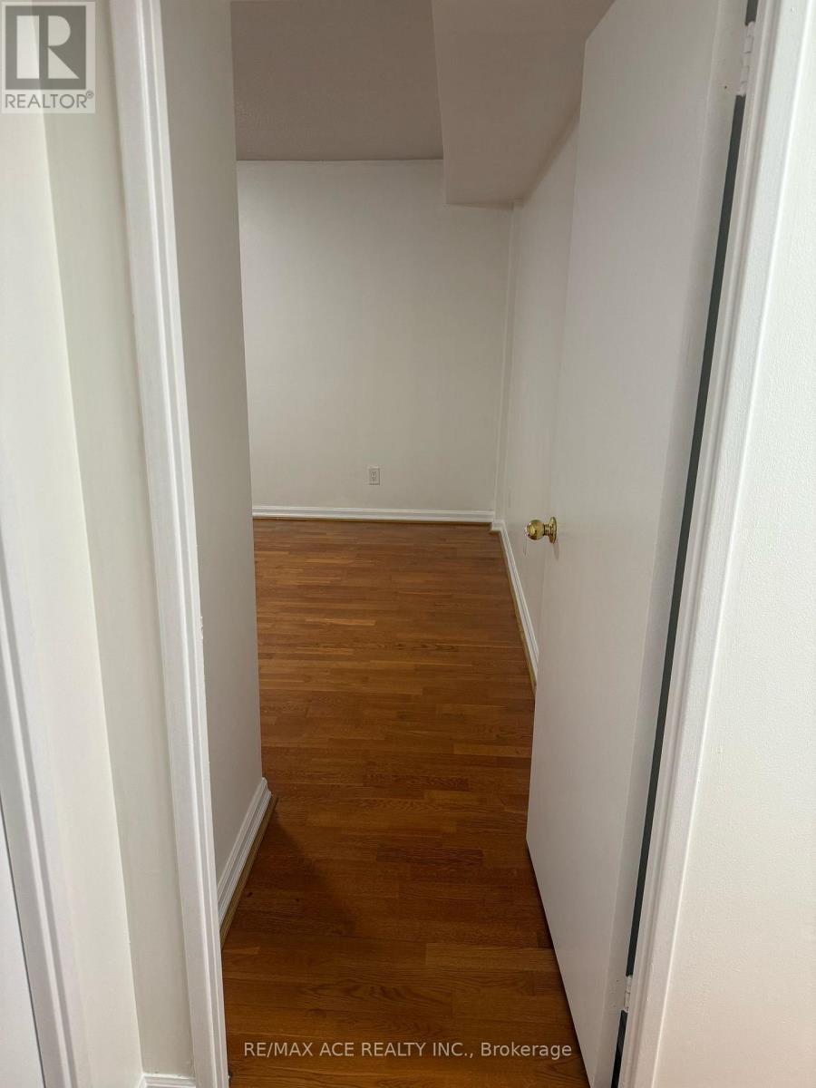 #1504 10 TANGREEN COURT - 16