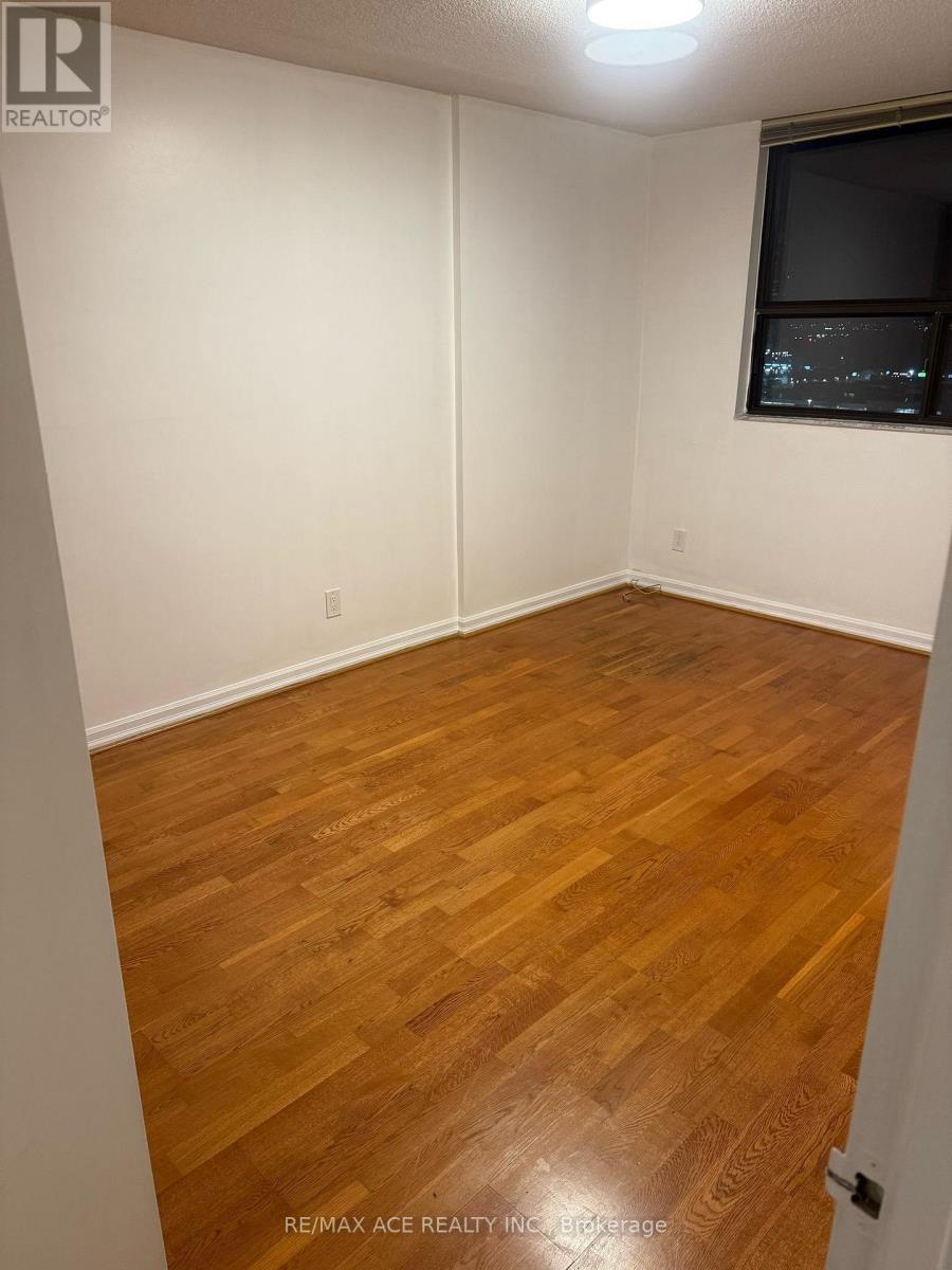 #1504 10 TANGREEN COURT - 22