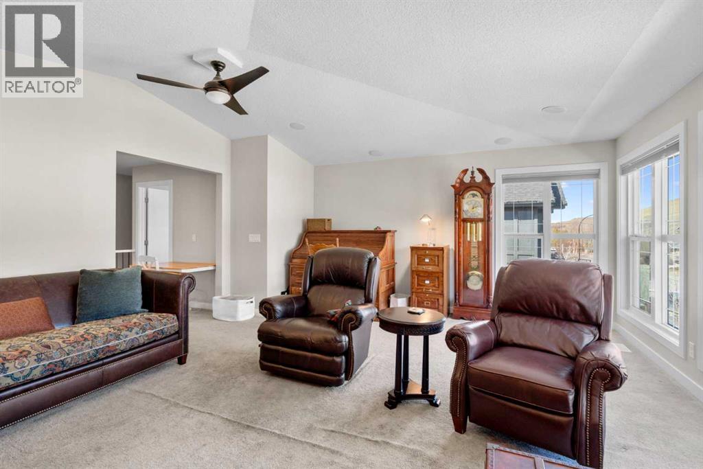 82 Cranbrook Crescent SE - 21