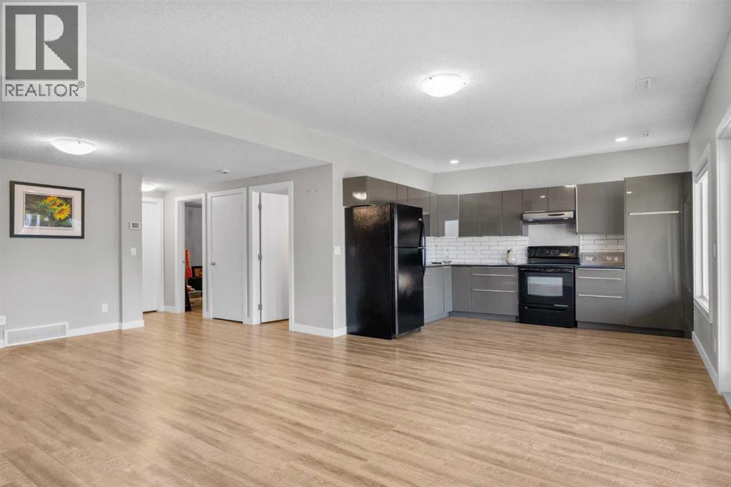 82 Cranbrook Crescent SE - 36