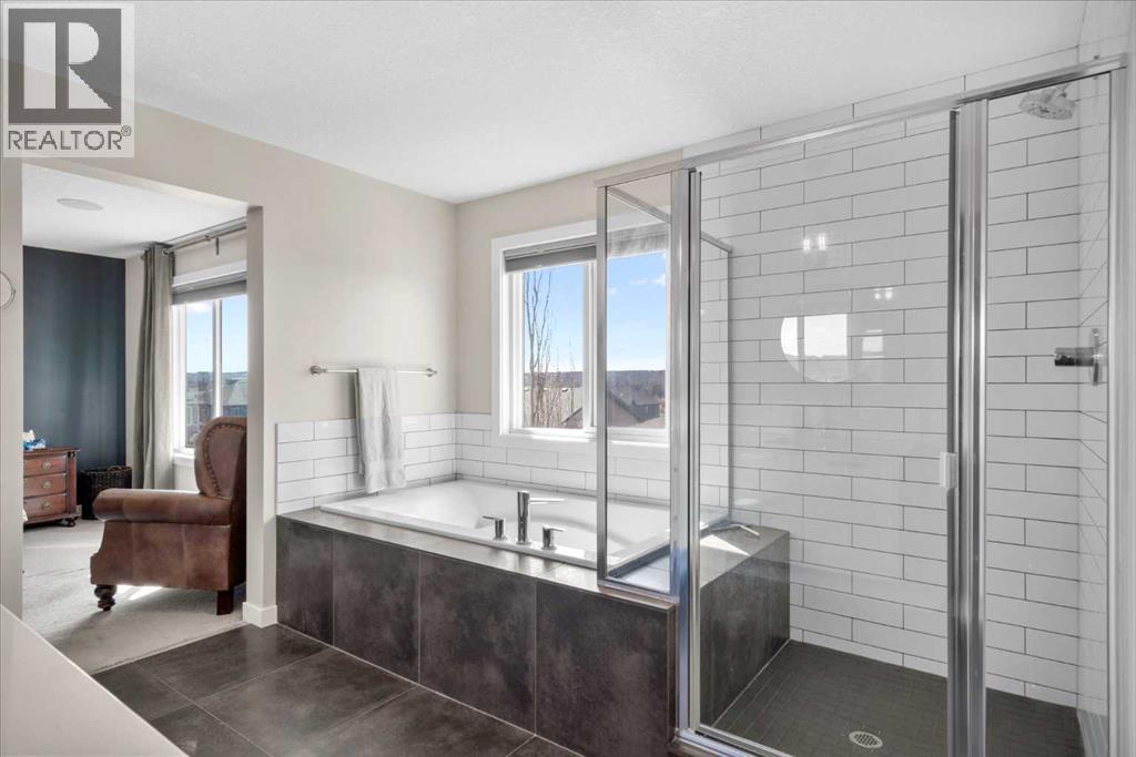 82 Cranbrook Crescent SE - 27