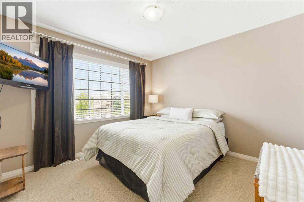 39 Evercreek Bluffs Road SW - 39