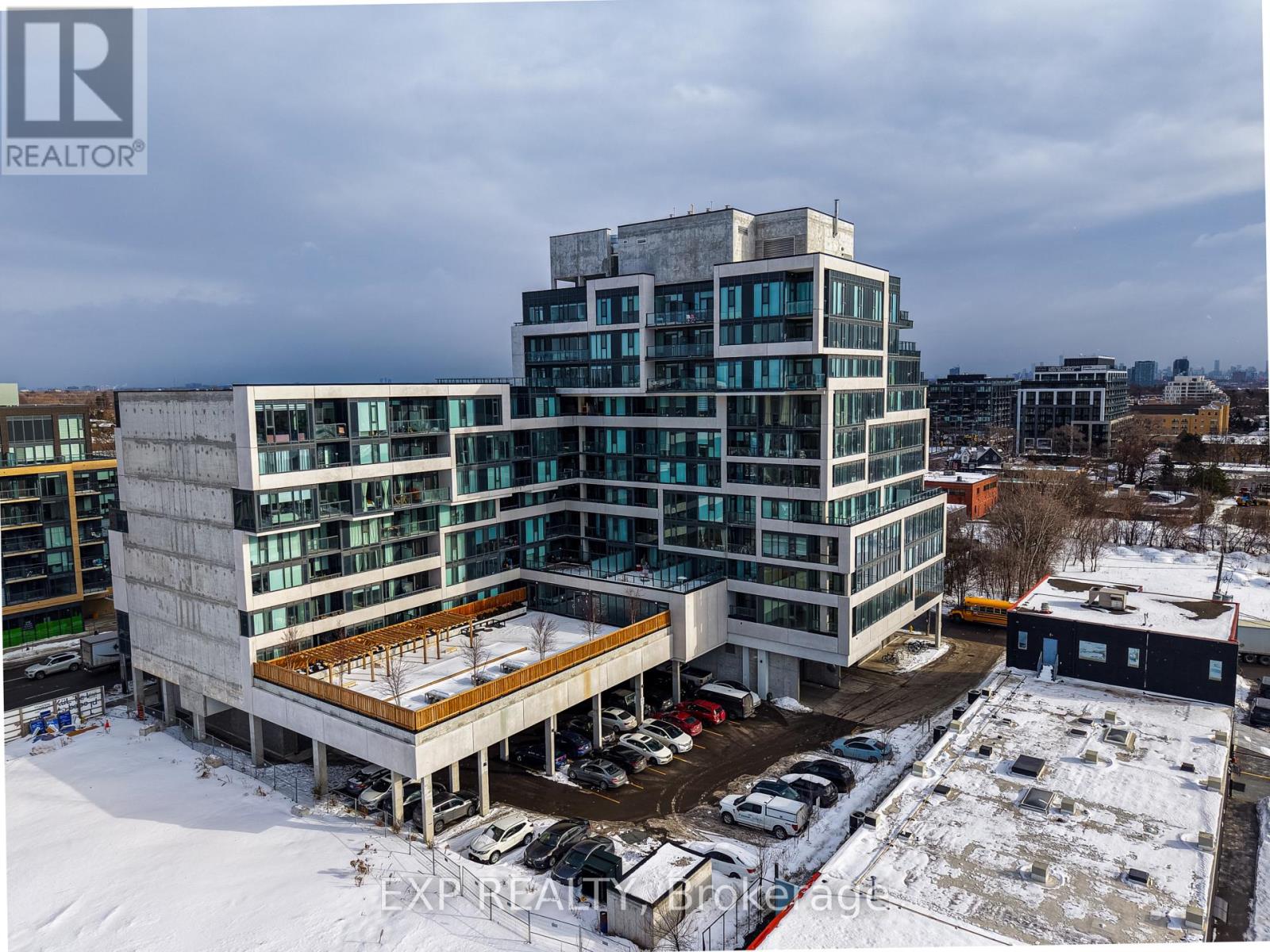 #209 859 THE QUEENSWAY - Image 3