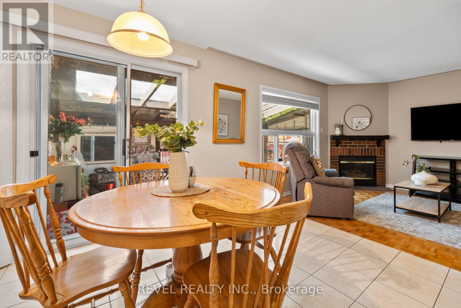 1263 BANTHAM STREET - 11