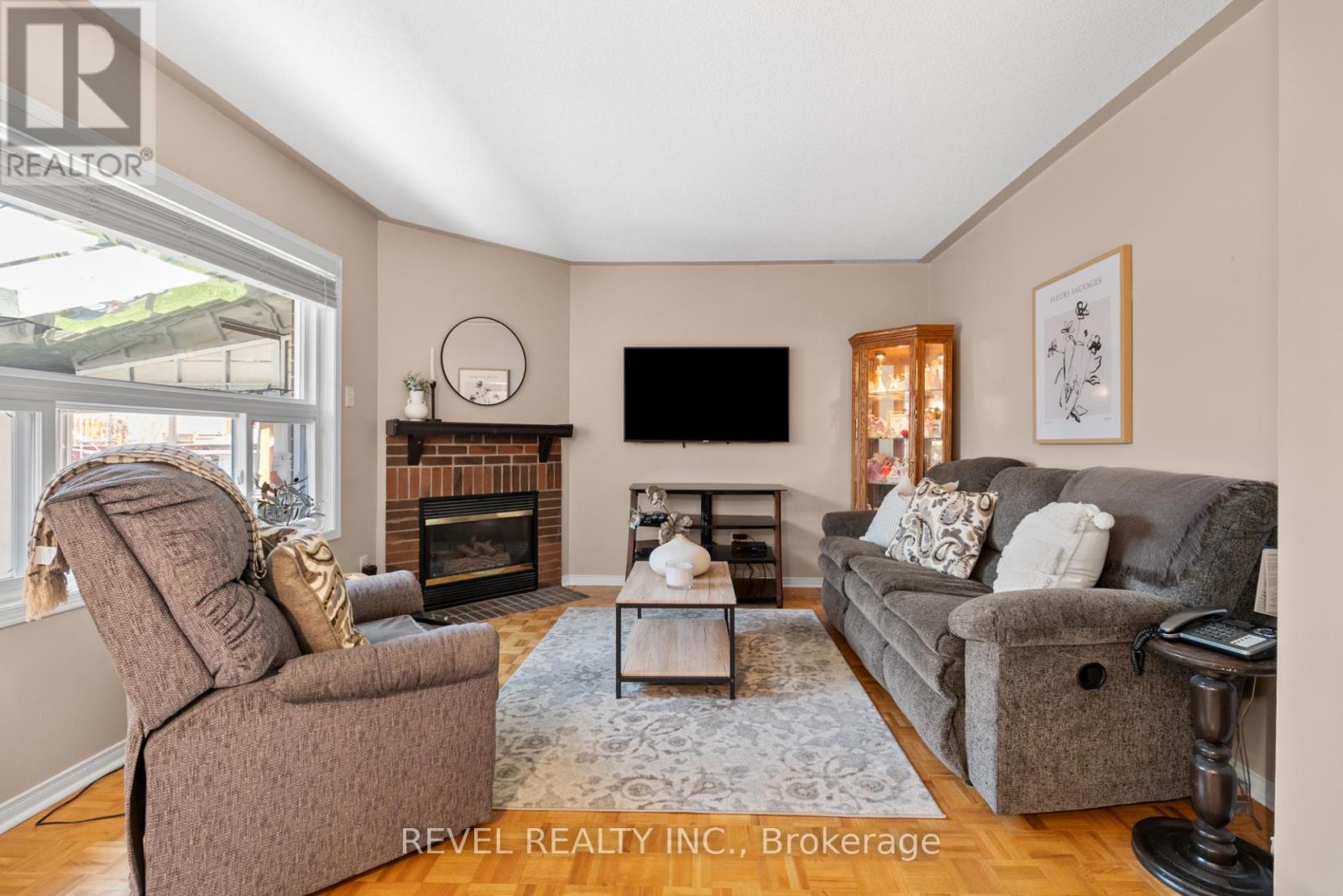 1263 BANTHAM STREET - 12