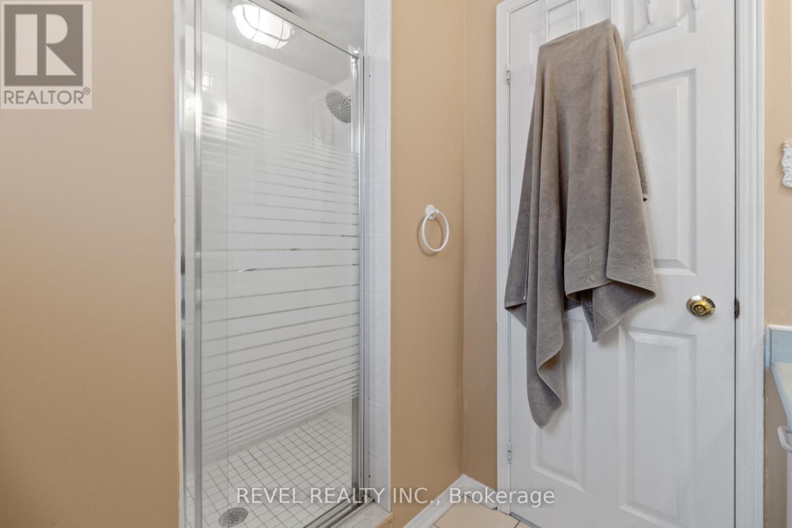 1263 BANTHAM STREET - 21