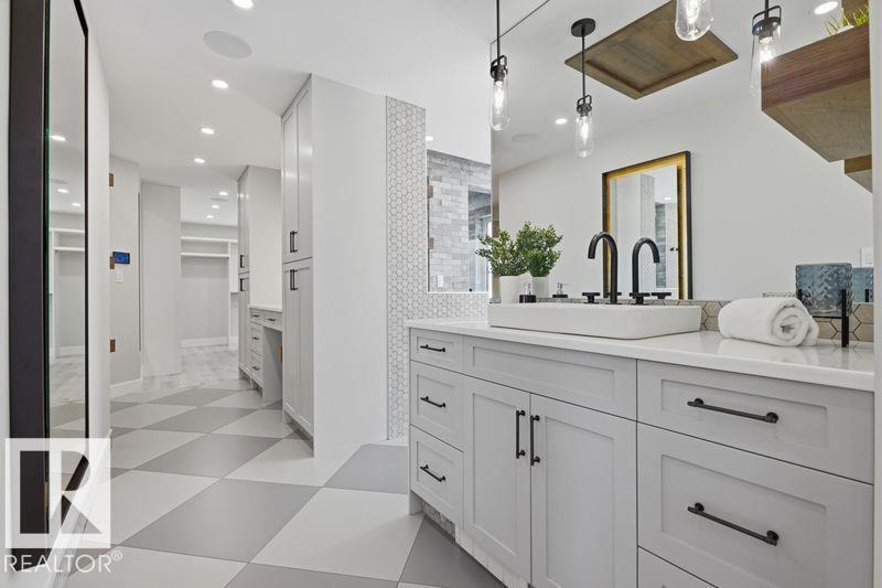 439 ROONEY CR NW - 24