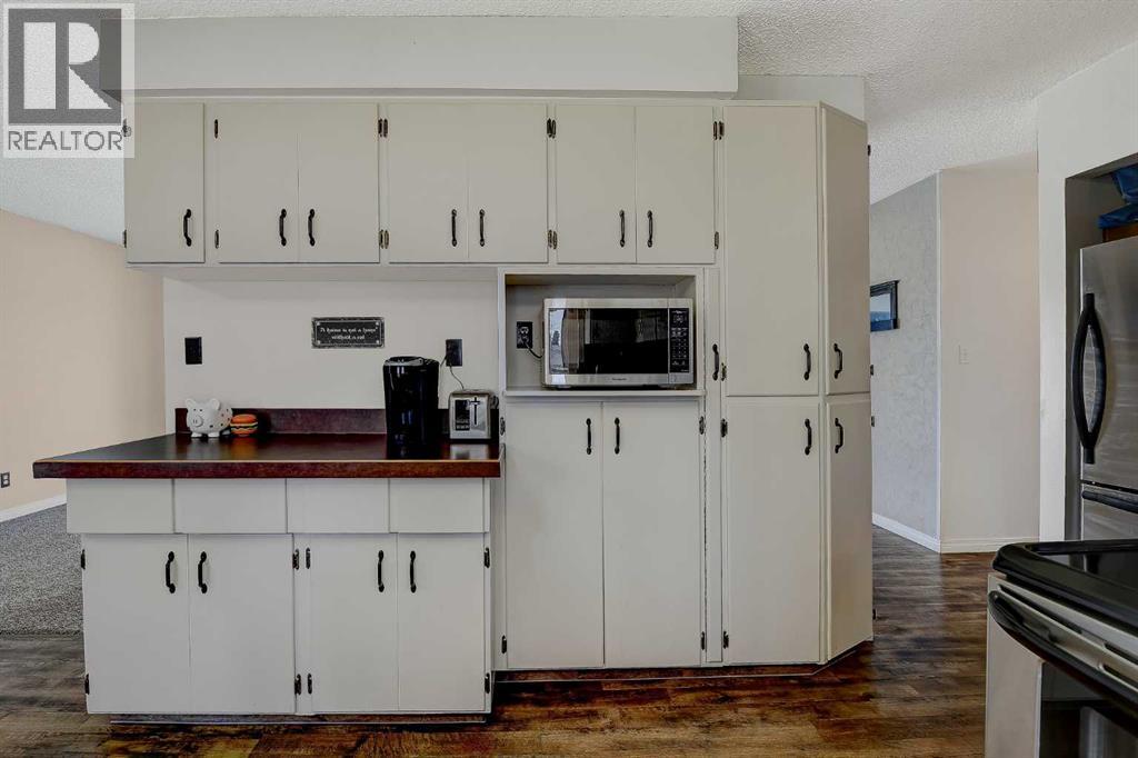 8511 99B Street - 11