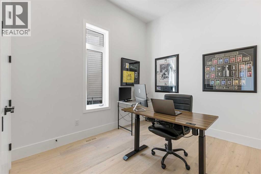 809 Drury Avenue NE - 18