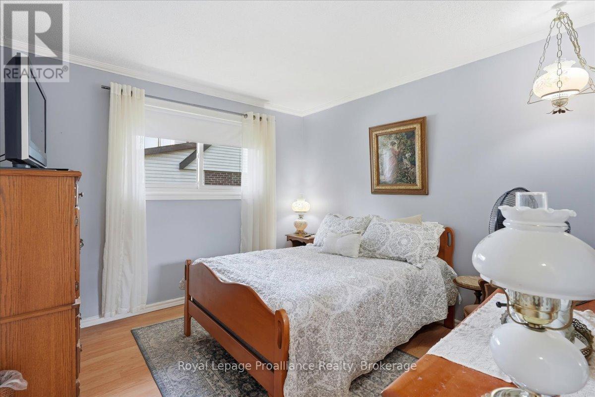21 GLENDALE ROAD - 17