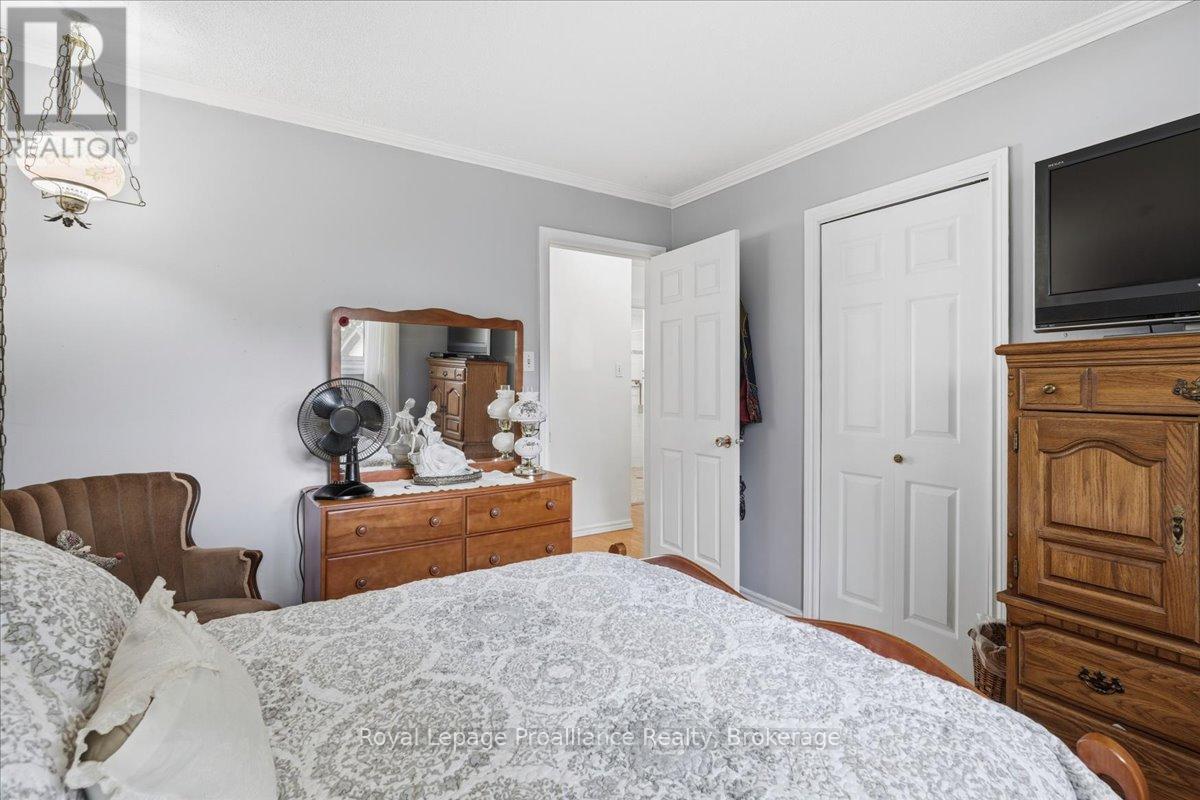 21 GLENDALE ROAD - 18
