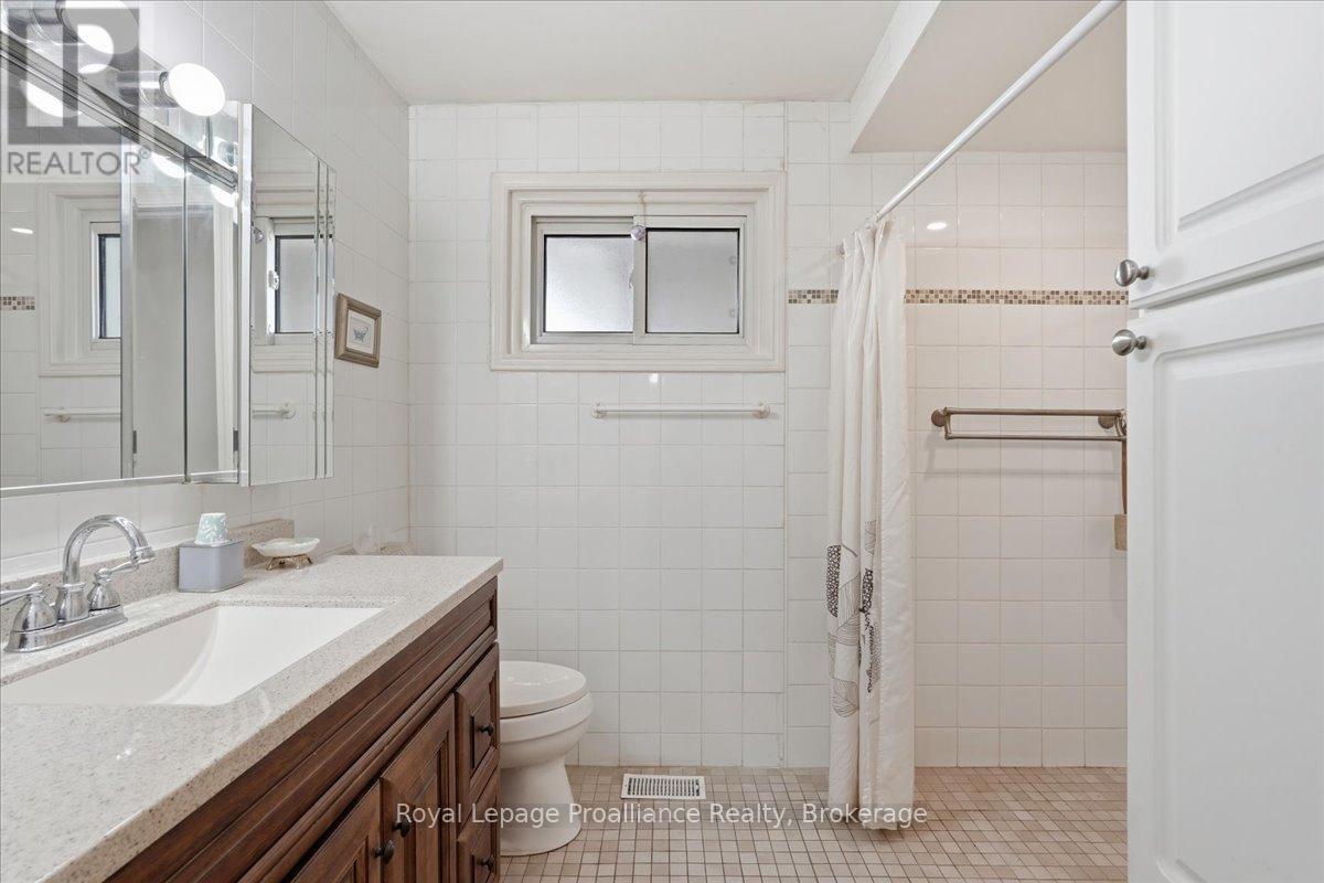 21 GLENDALE ROAD - 22