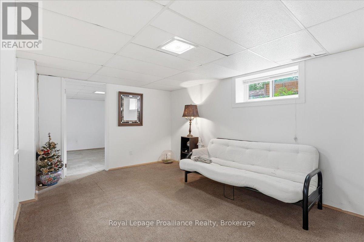 21 GLENDALE ROAD - 26
