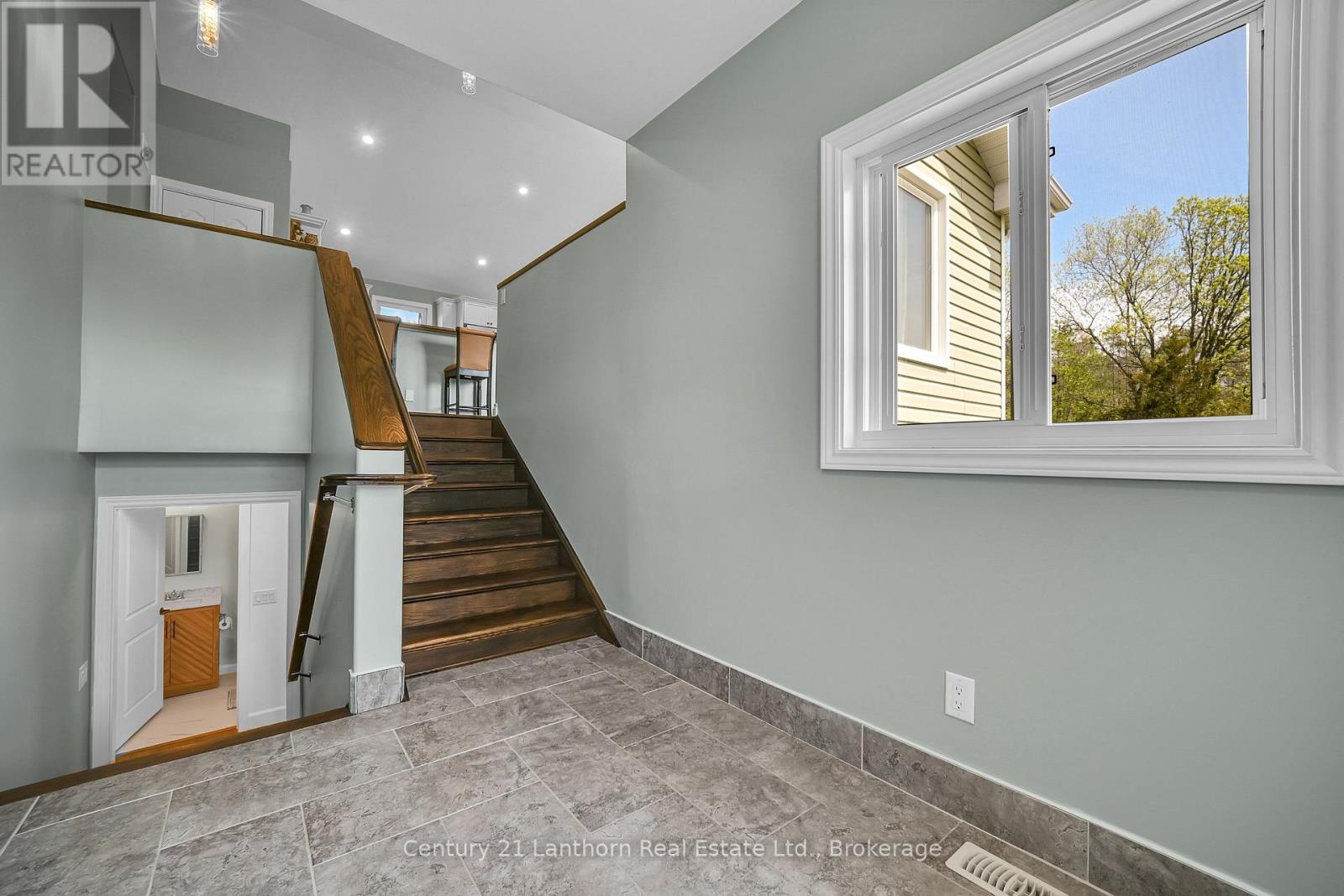488 JOHNSTON ROAD - 11