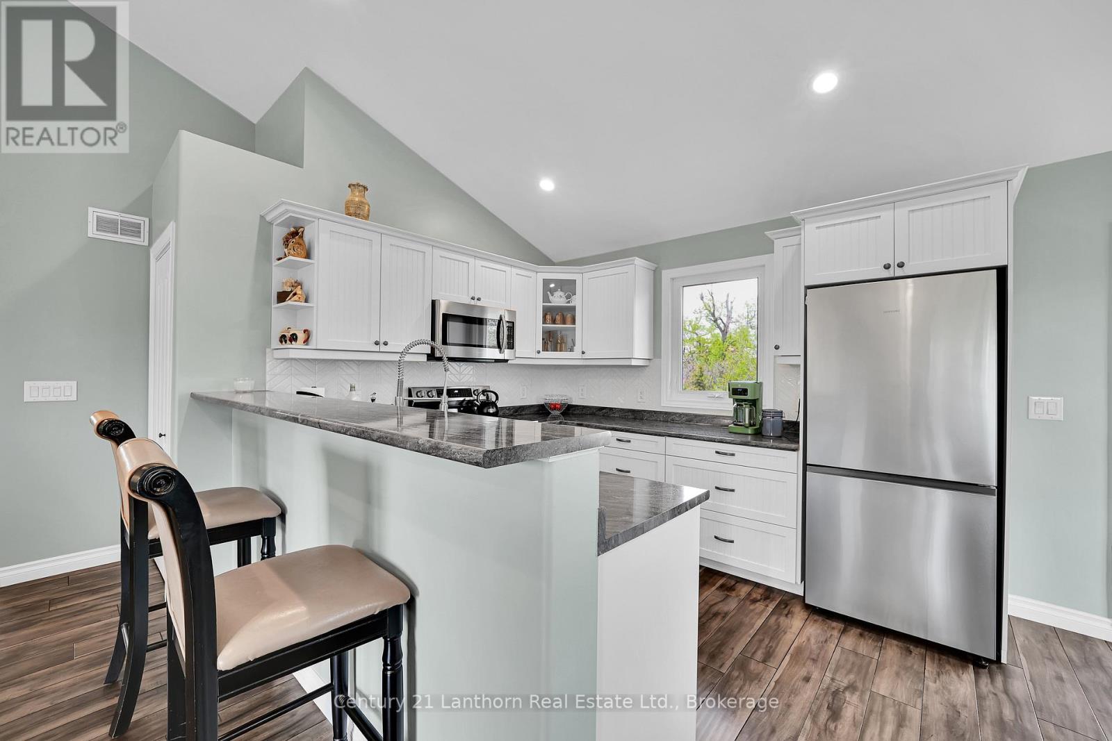 488 JOHNSTON ROAD - 20