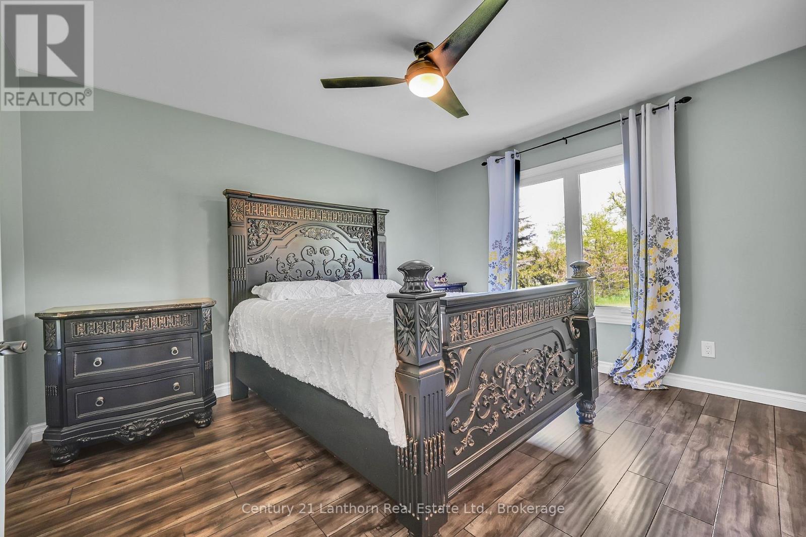 488 JOHNSTON ROAD - 23