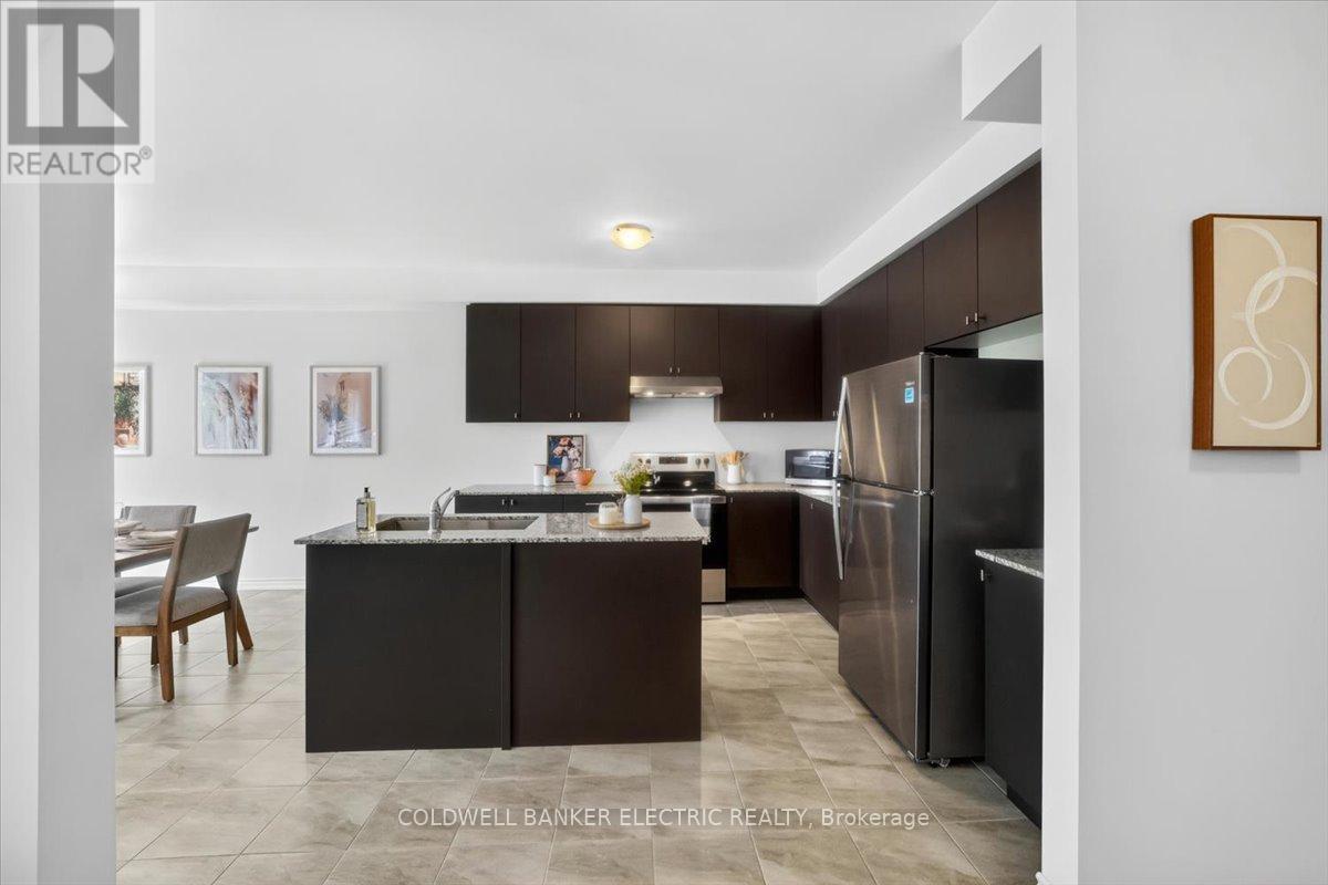 3 HILLCROFT WAY - 12