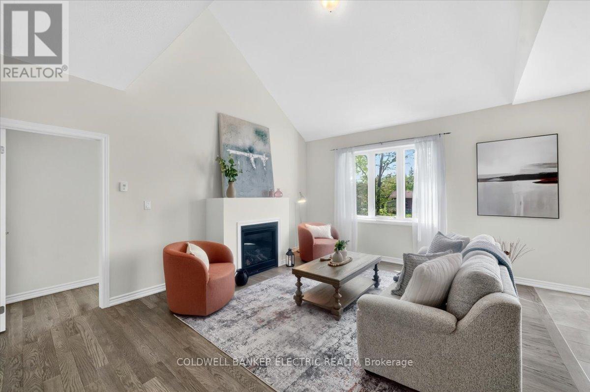 3 HILLCROFT WAY - 16