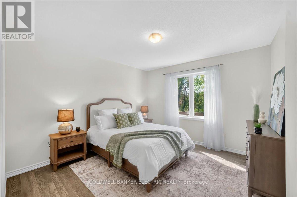 3 HILLCROFT WAY - 18