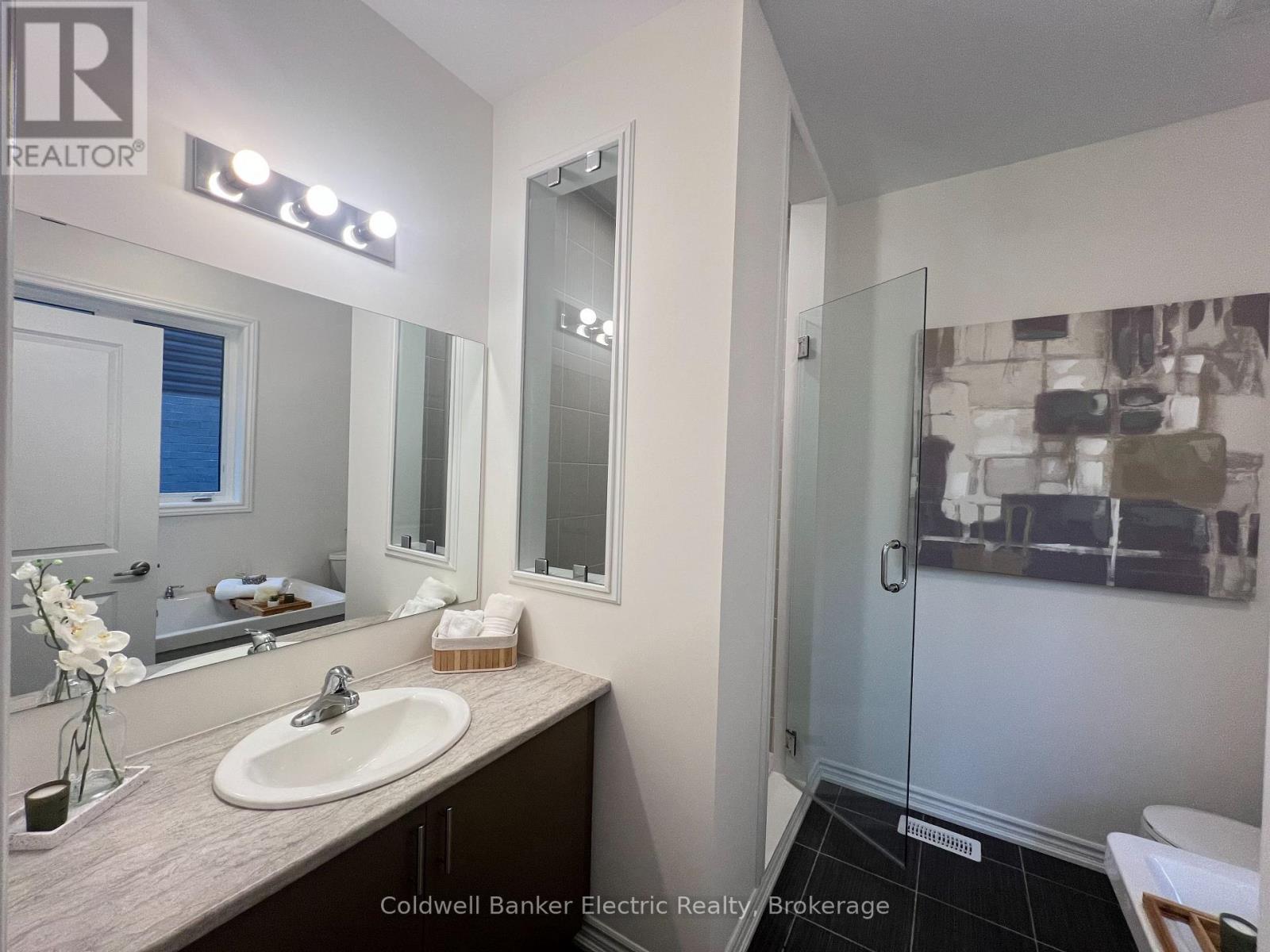 3 HILLCROFT WAY - 21
