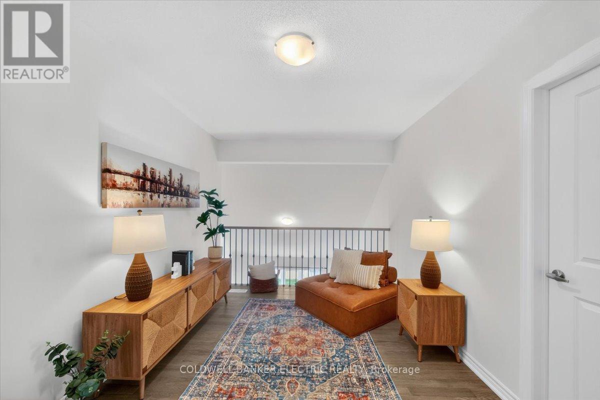 3 HILLCROFT WAY - 26