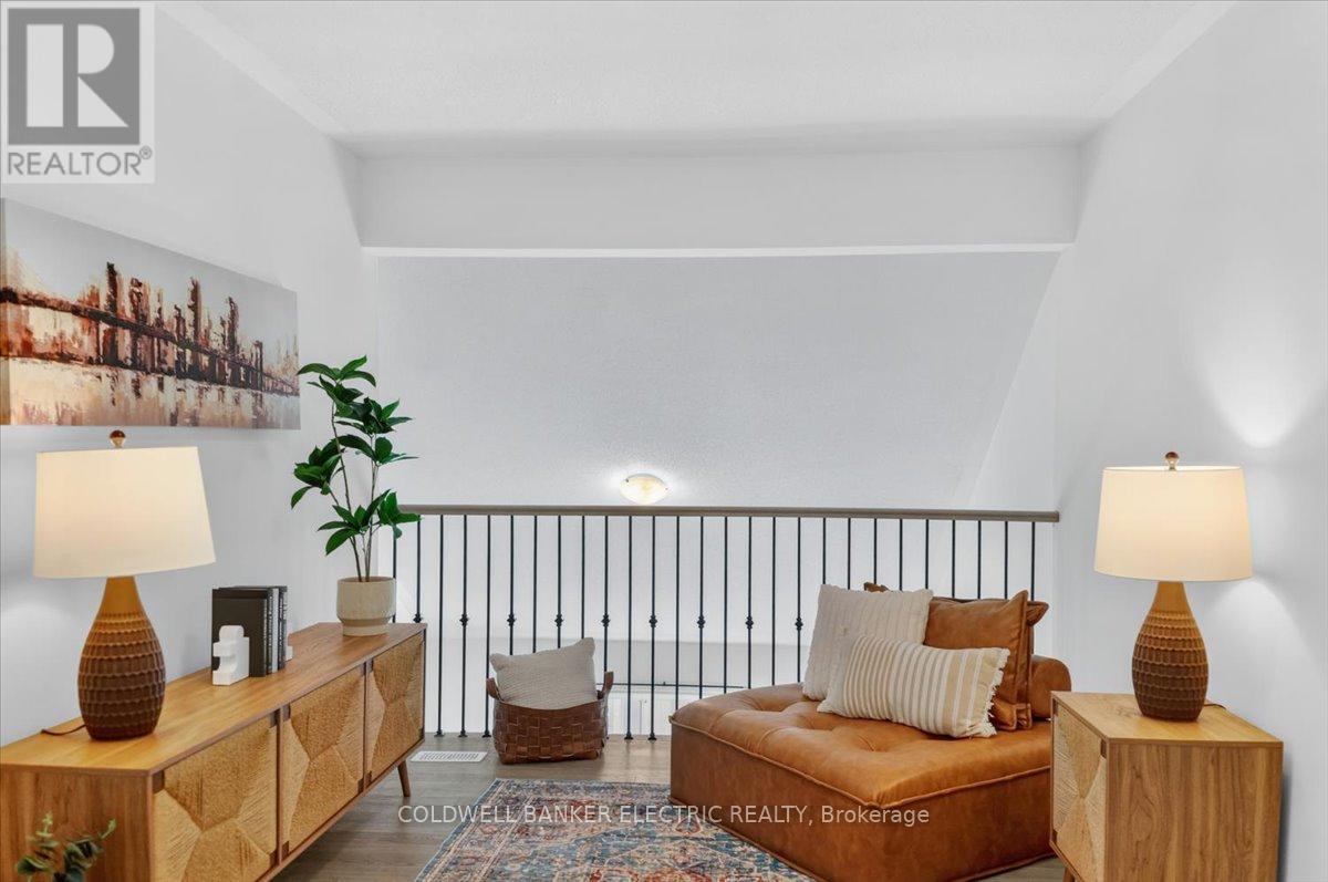 3 HILLCROFT WAY - 27