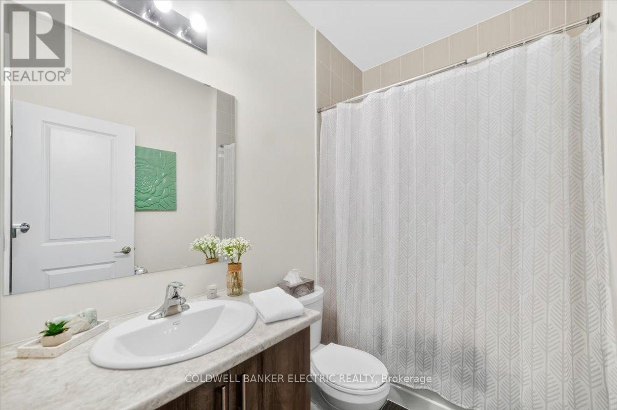 3 HILLCROFT WAY - 36