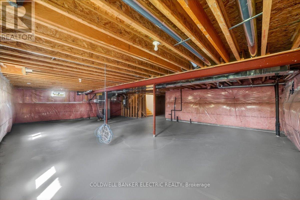 3 HILLCROFT WAY - 38