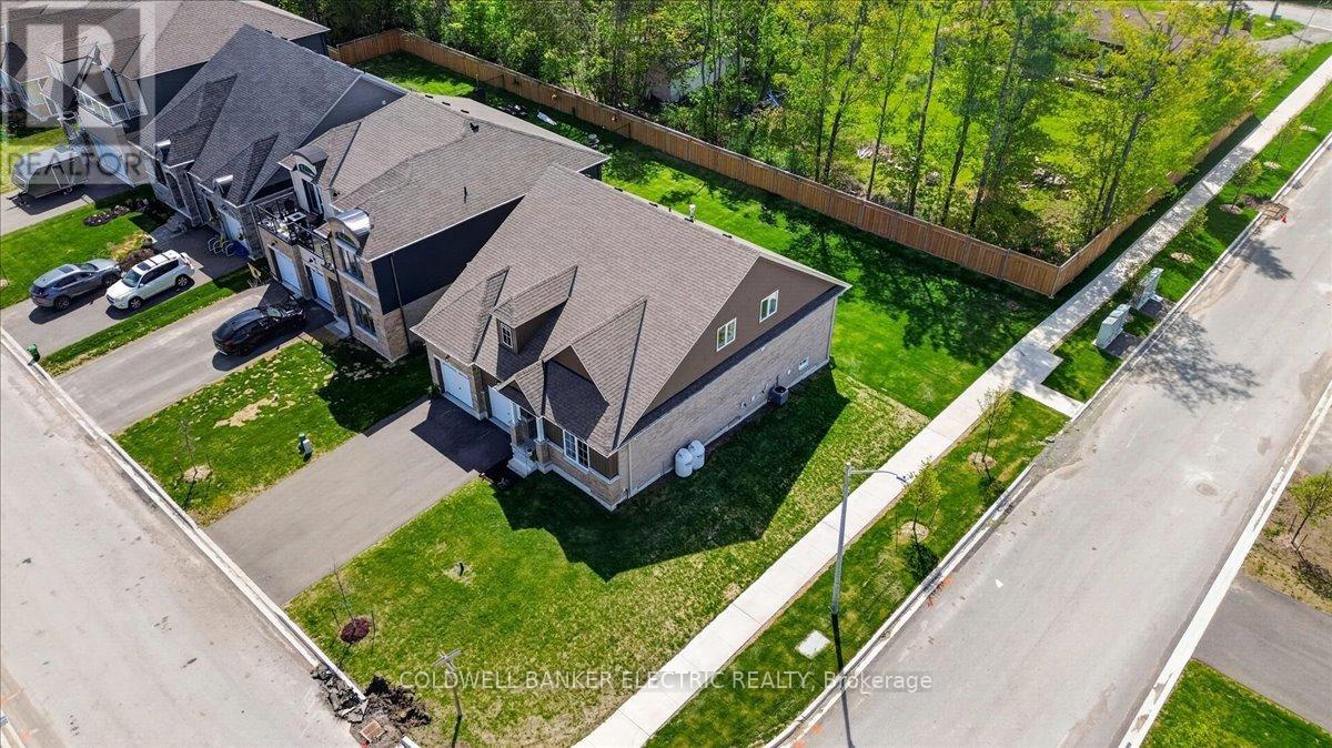 3 HILLCROFT WAY - 40