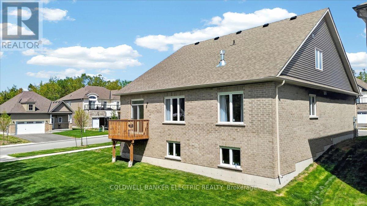 3 HILLCROFT WAY - 41
