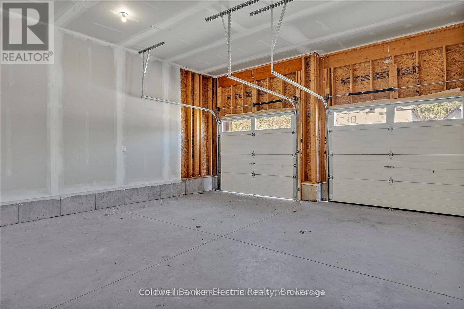 3 HILLCROFT WAY - 46