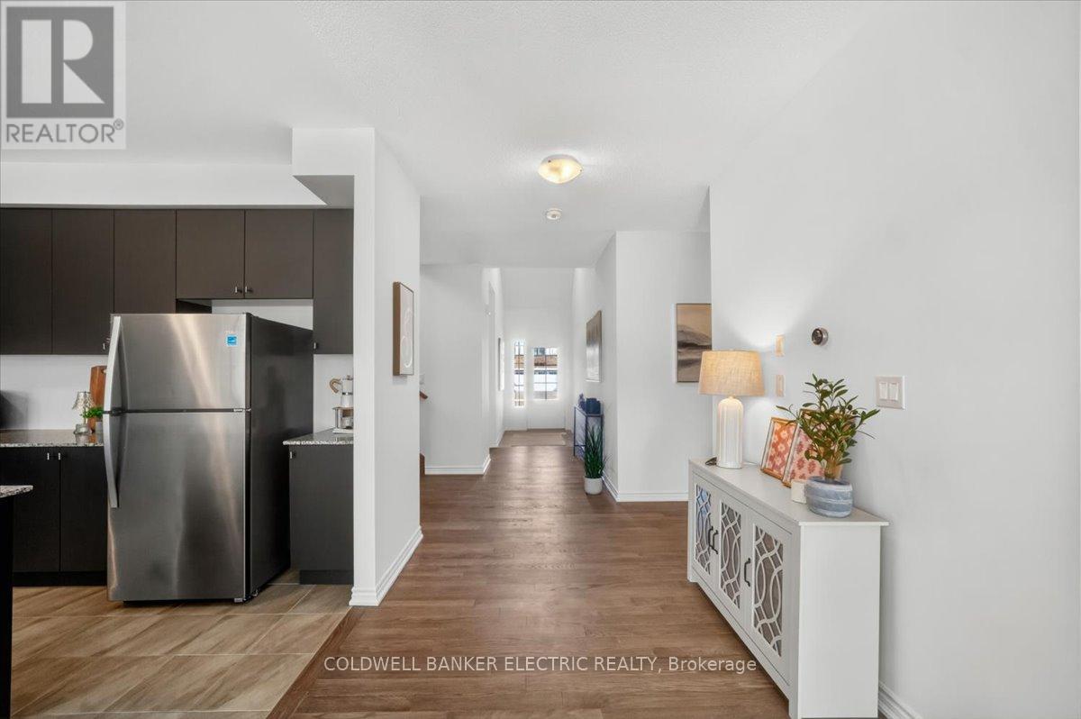 3 HILLCROFT WAY - 8