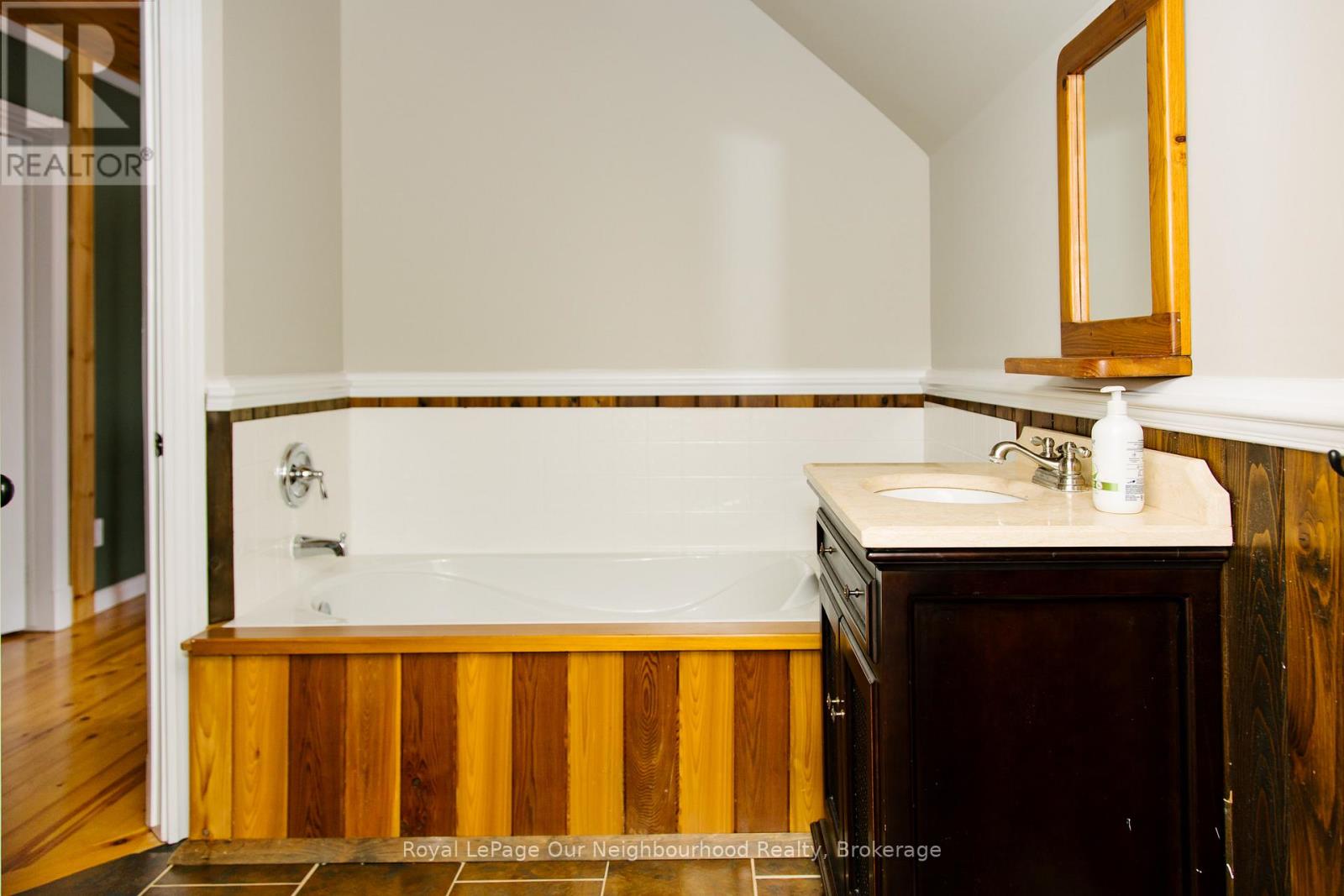 1040 SKI RIDGE TRAIL - 17