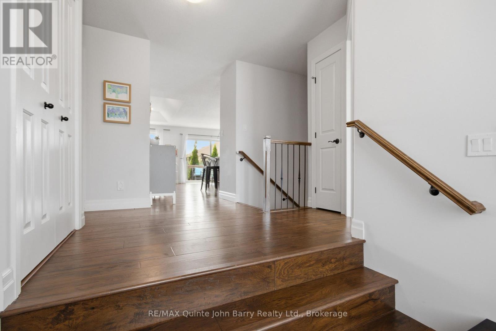 8 LIBERTY CRESCENT - 5
