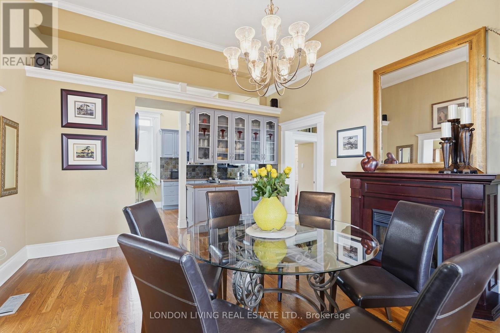 160 BRUCE STREET - 34