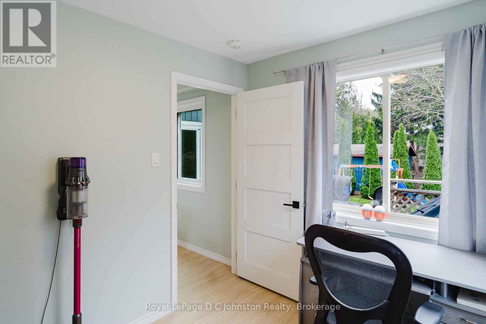 310 ALBERT STREET S - 17