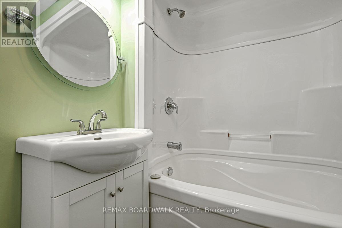 96 YORK STREET - 12