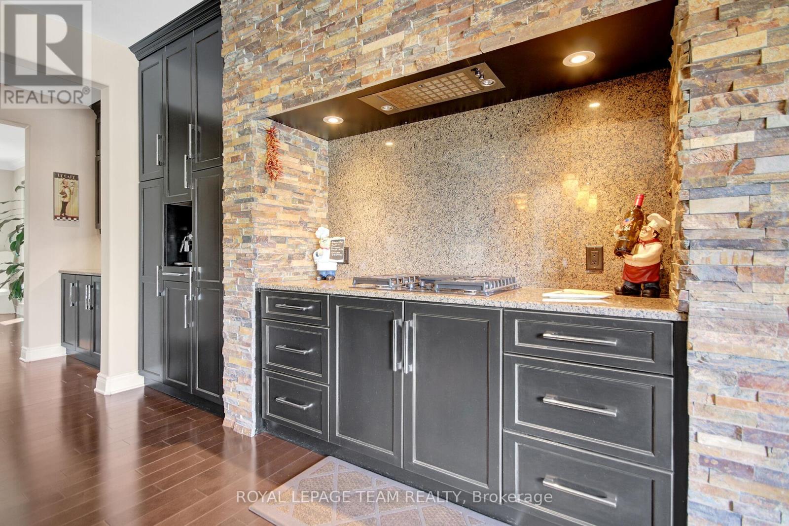 1419 BALMORAL DRIVE - 20