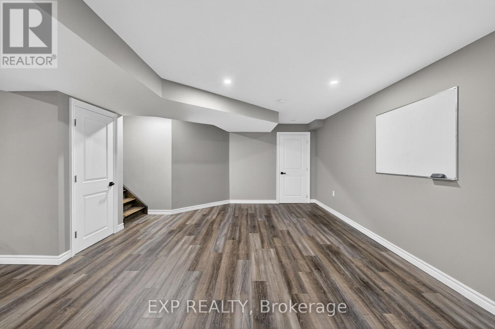 5783 JAKE CRESCENT - 38
