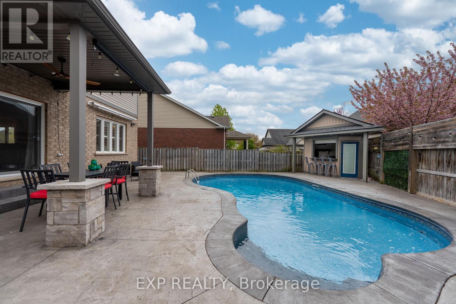 5783 JAKE CRESCENT - 44