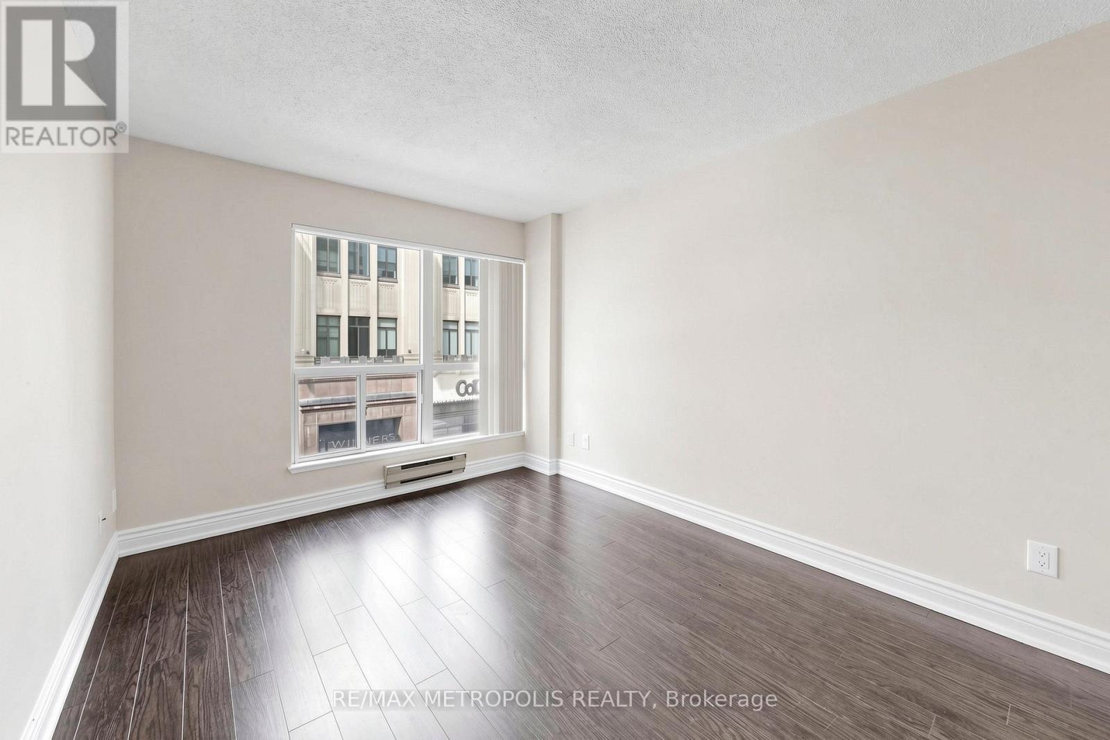 #311 7 CARLTON STREET - 16