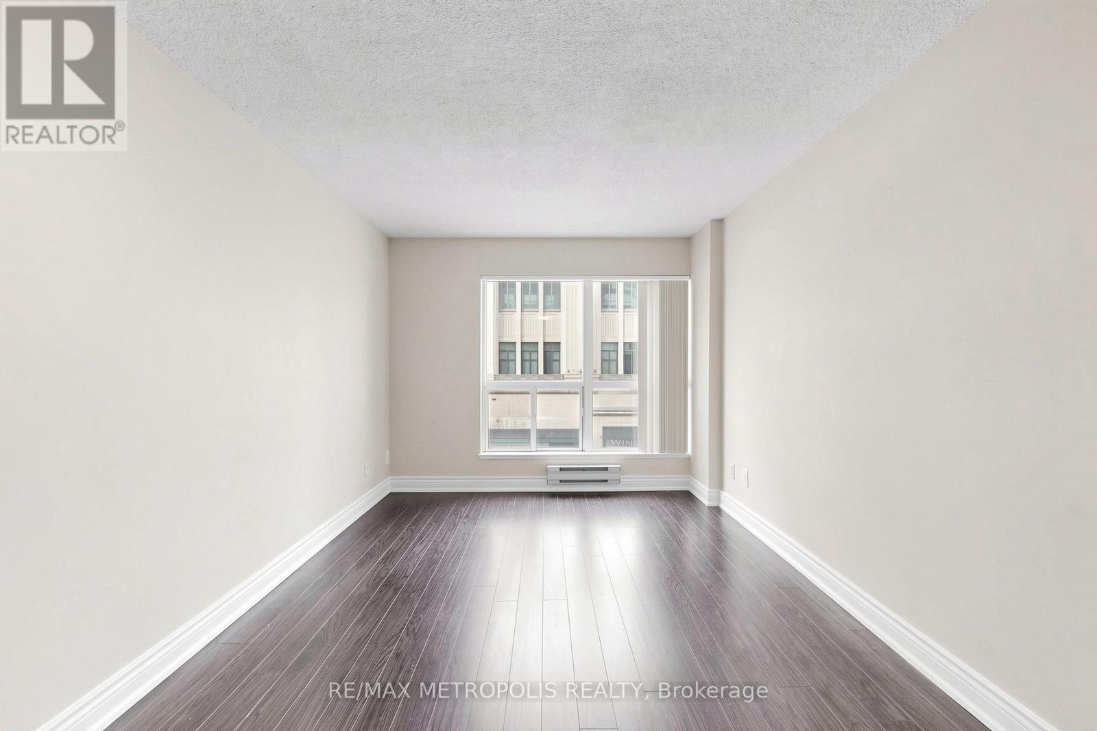 #311 7 CARLTON STREET - 17