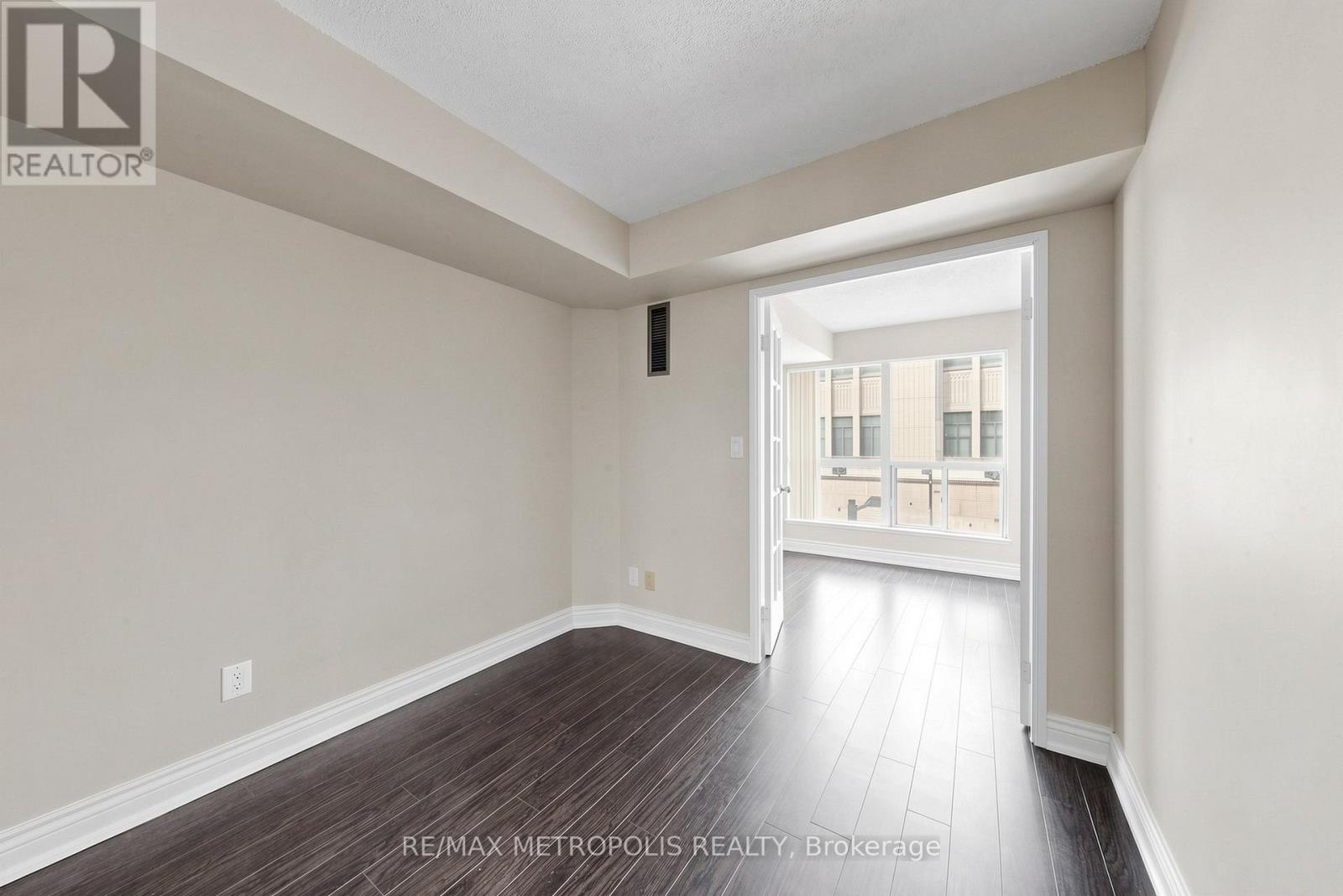 #311 7 CARLTON STREET - 21