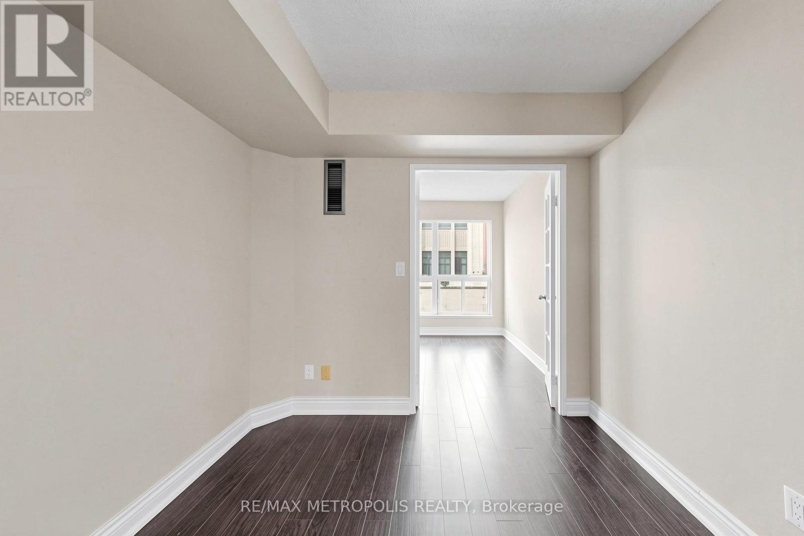 #311 7 CARLTON STREET - 22