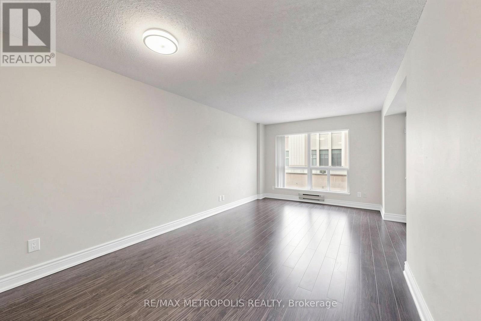 #311 7 CARLTON STREET - 5