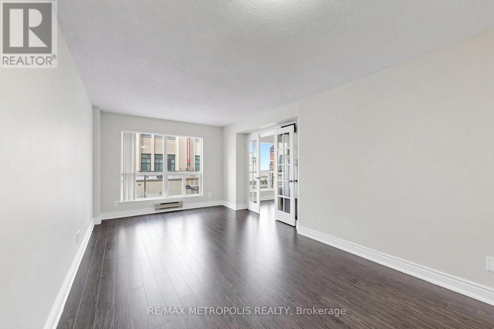 #311 7 CARLTON STREET - 7