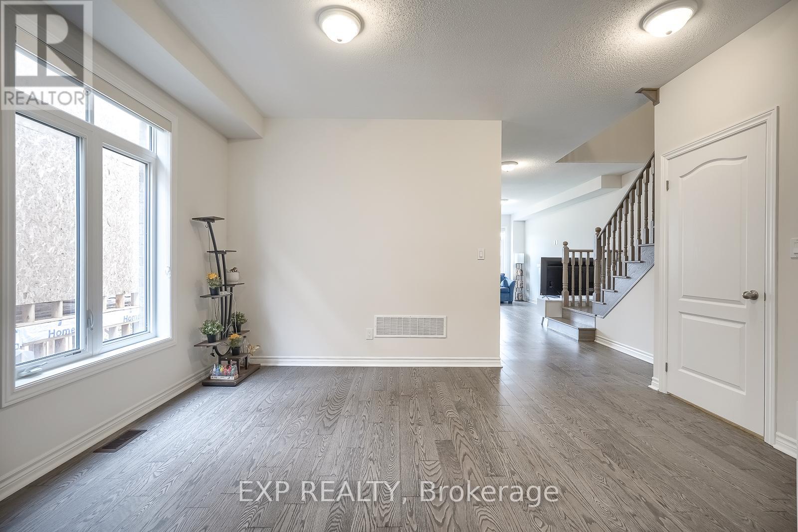 1020 MATTHEW MURRAY CRESCENT - 5