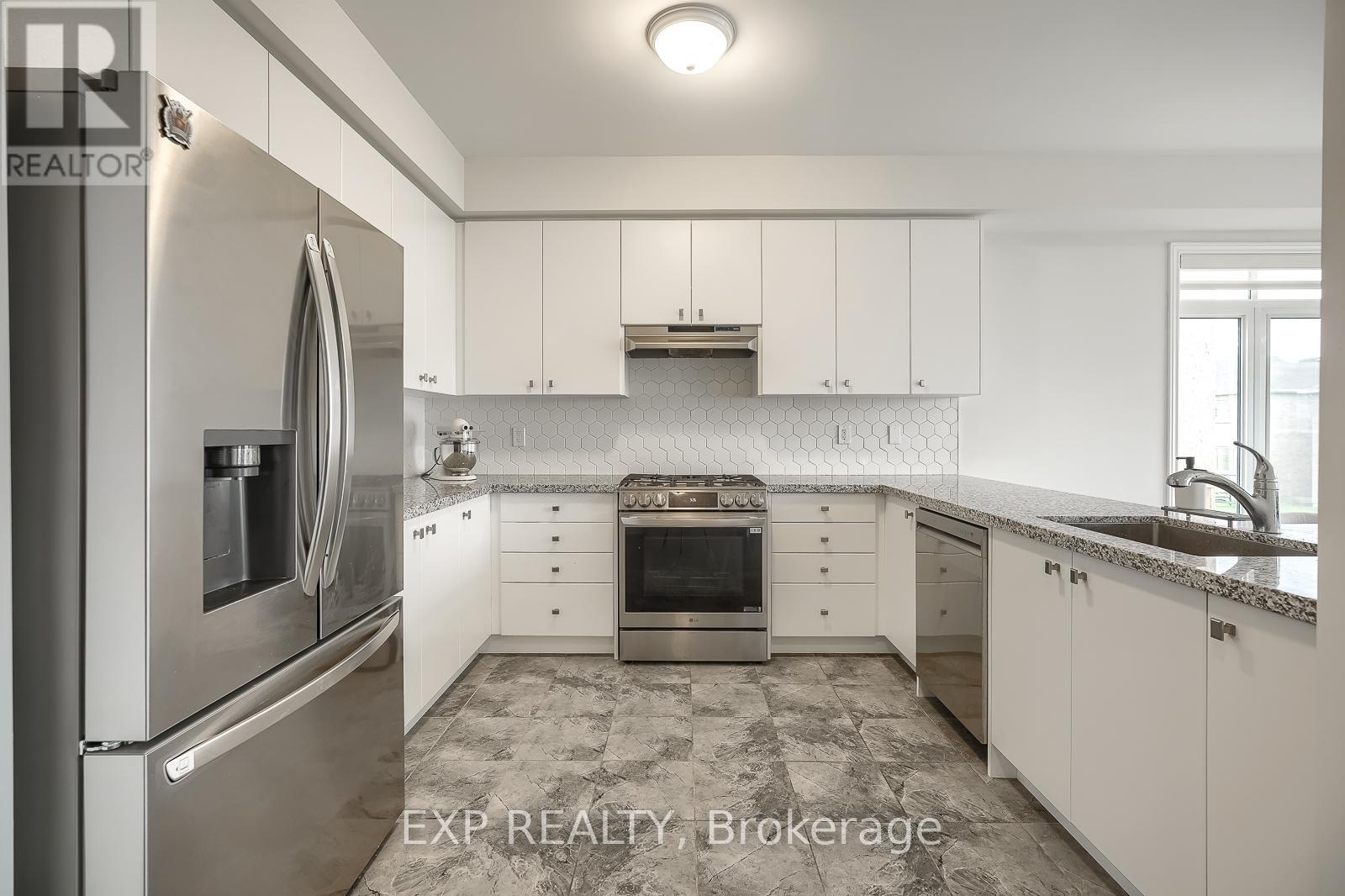 1020 MATTHEW MURRAY CRESCENT - 14